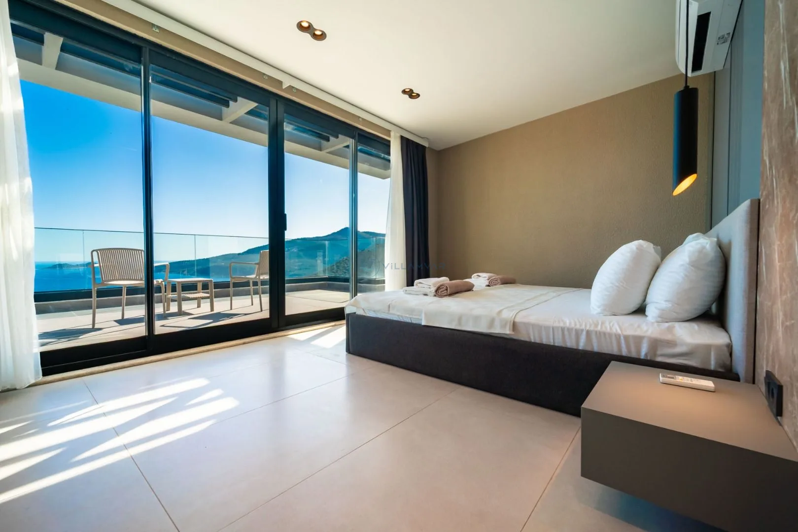 Villa Aura E