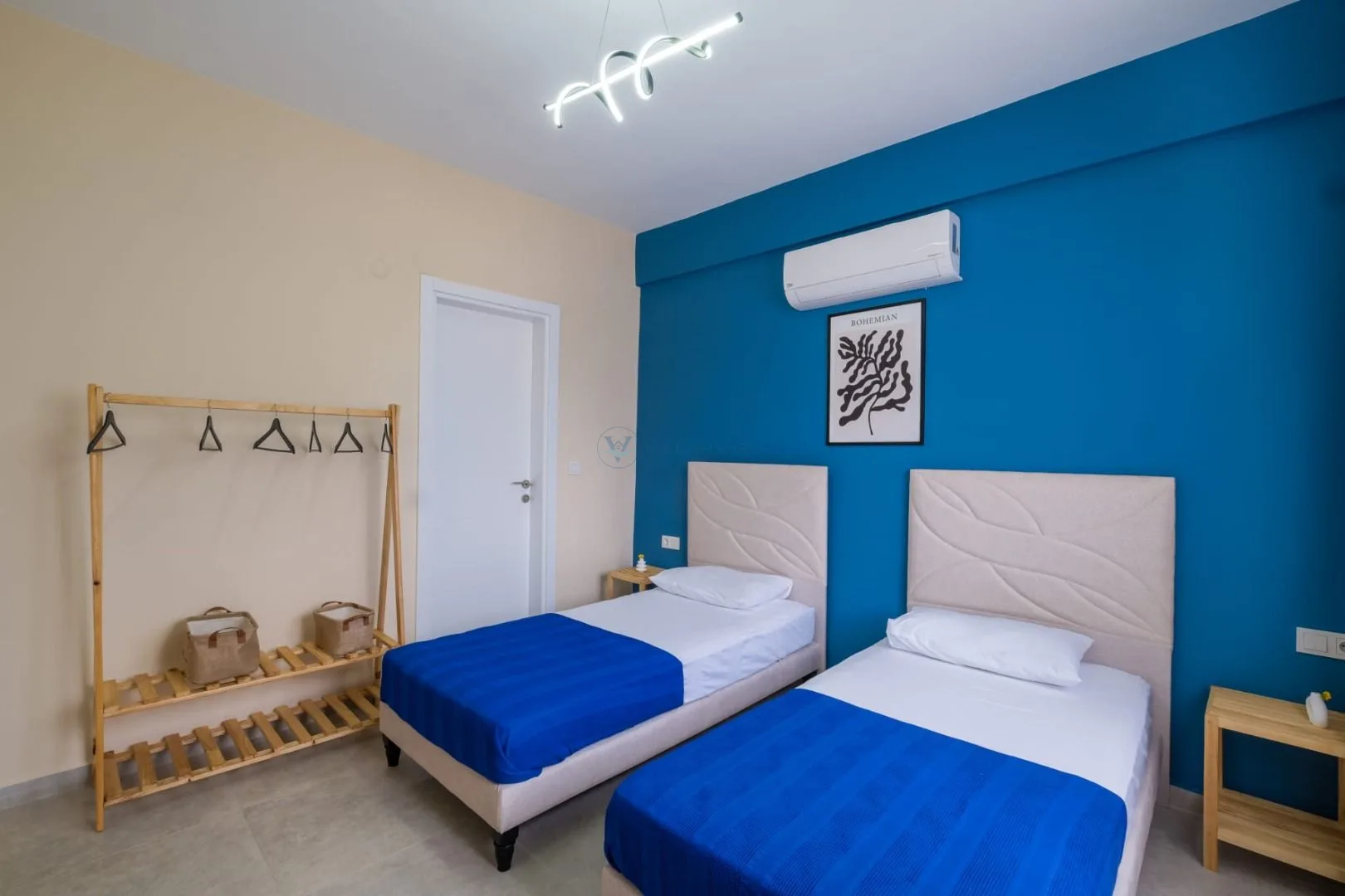 Villa Sol LA