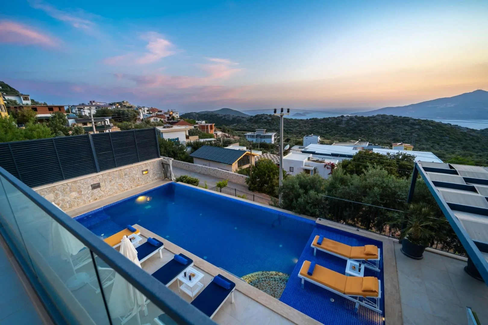 Villa Thera Seis