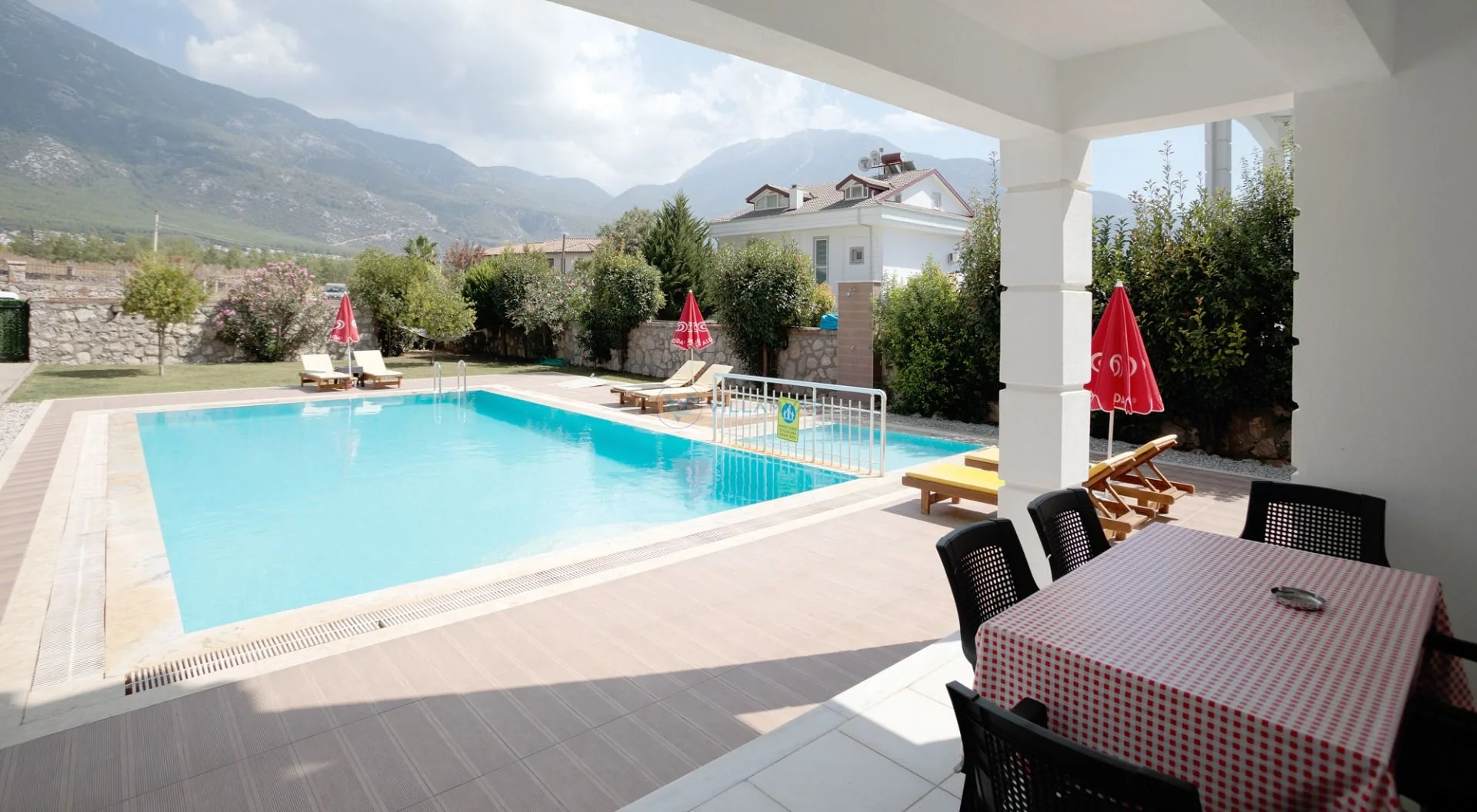 Villa Dera 2