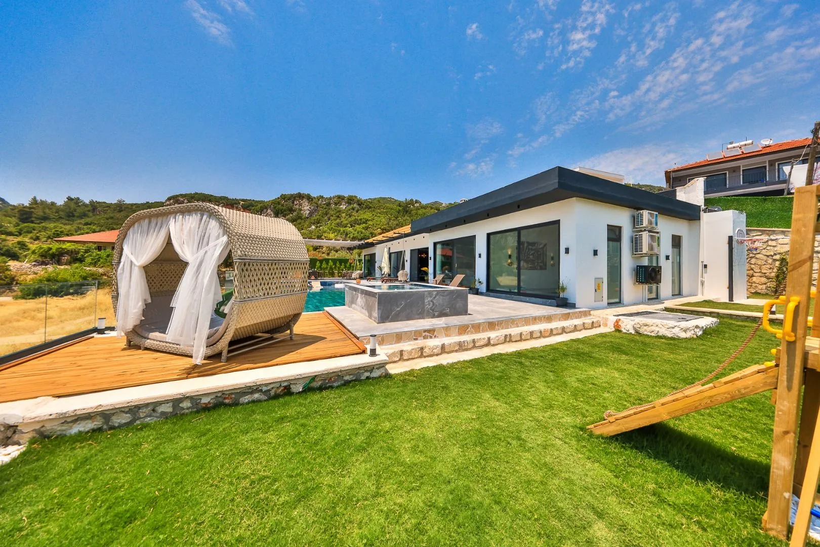 Villa Free