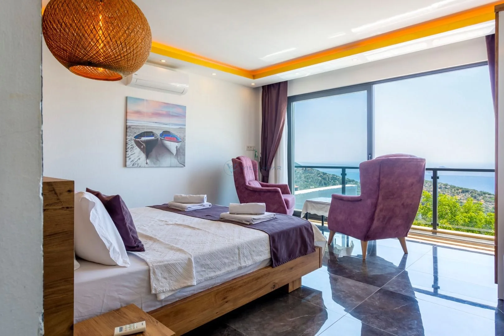 Villa Gold Moon