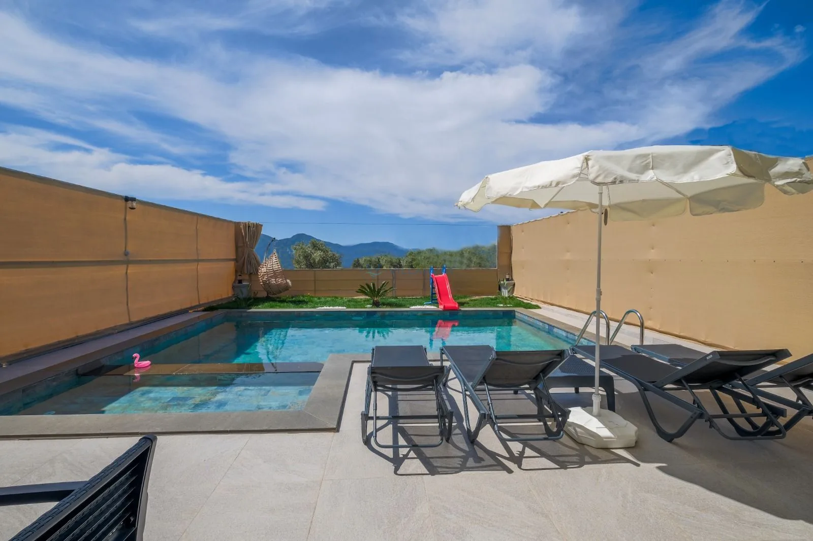 Villa Sol LA