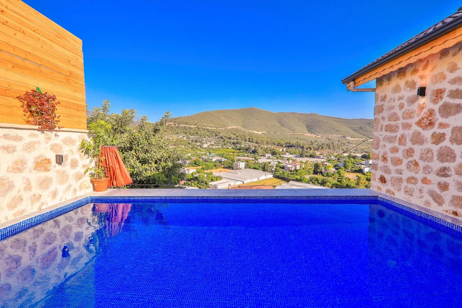 Villa Skyline