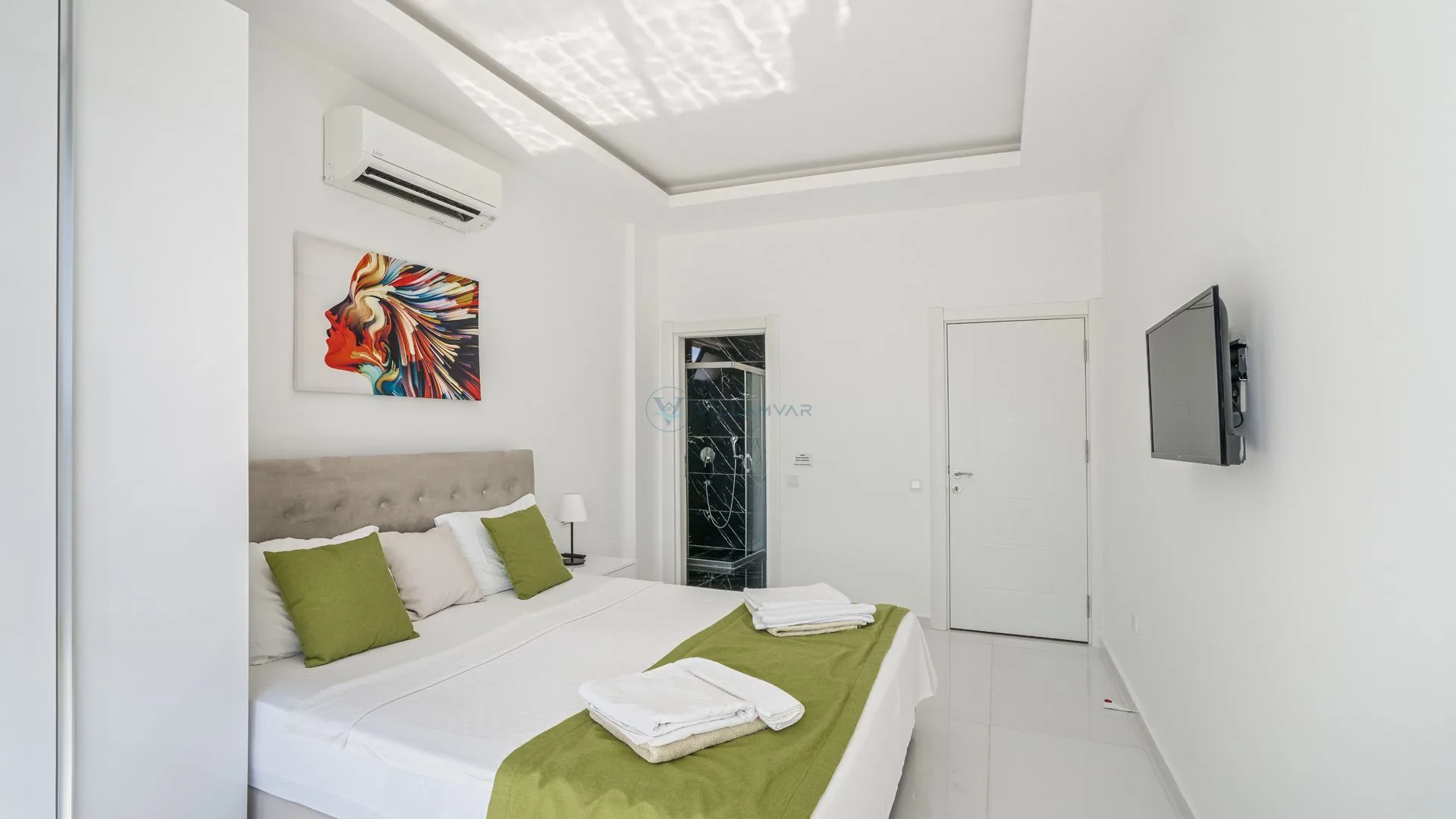 Villa Merit Crystal