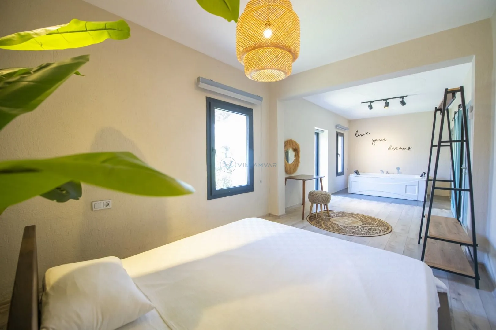 Villa Calvin Mini