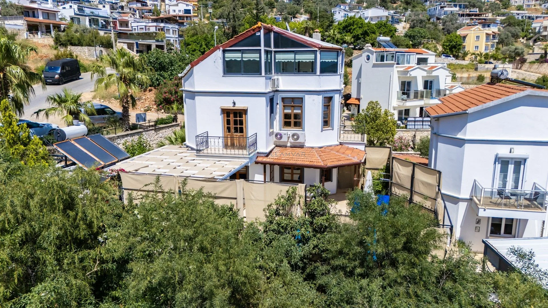 Hemrah Villa Swan
