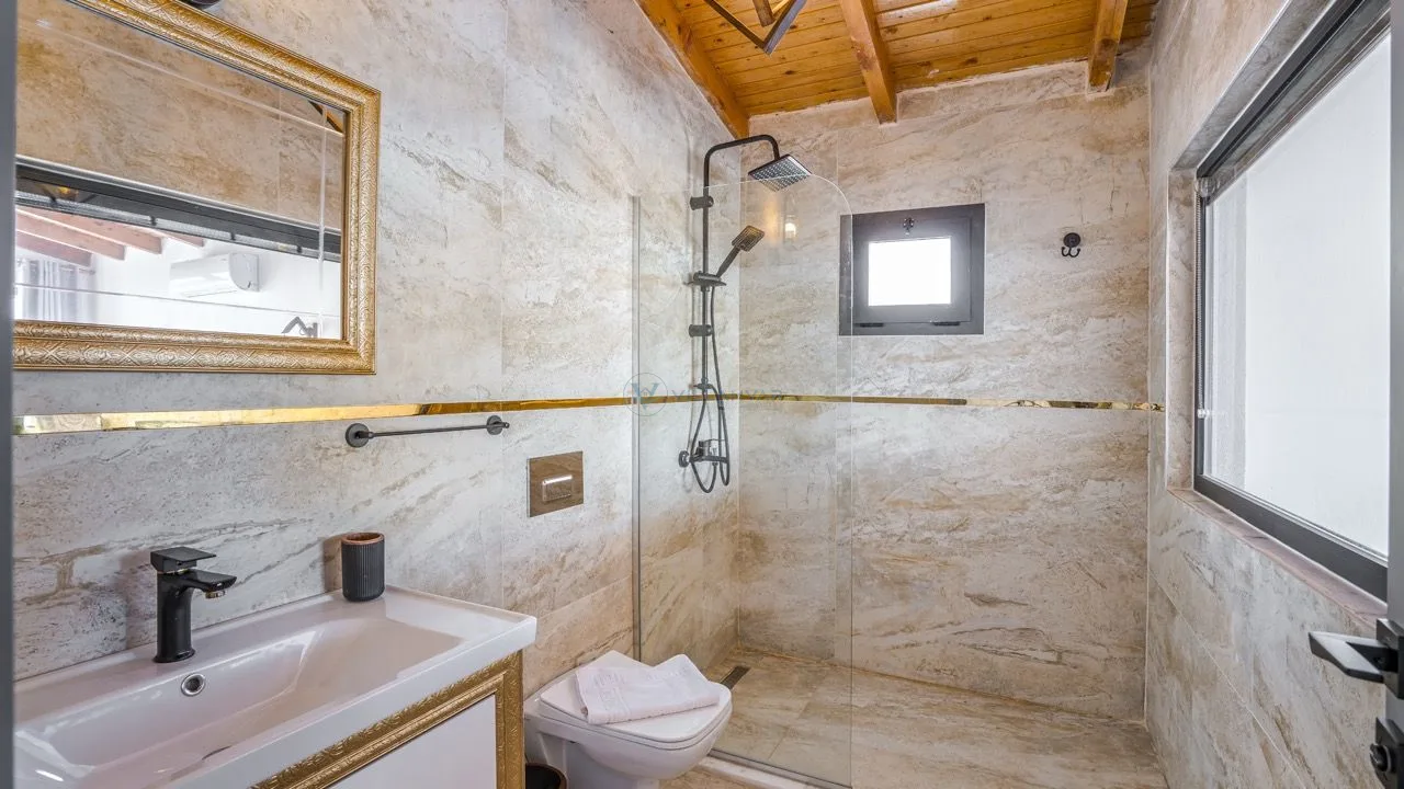 Villa Golden Bay