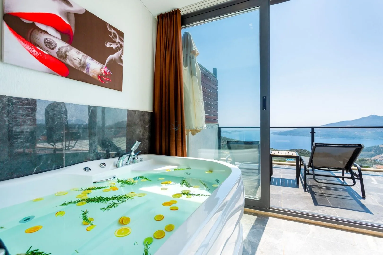 Villa Gold Moon