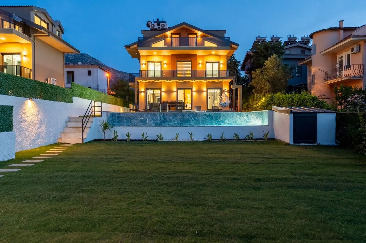 Villa Ay Luxe