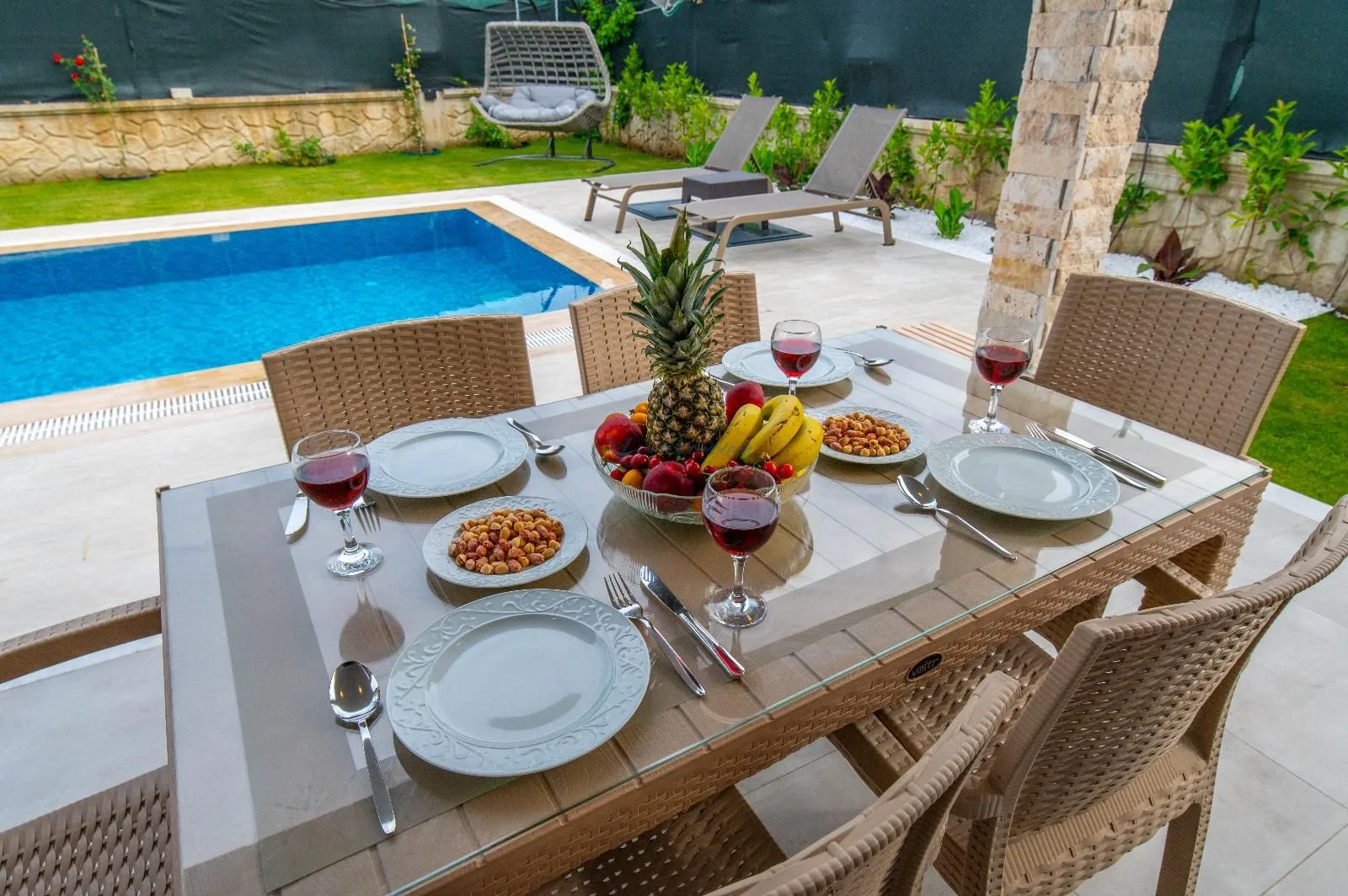 Villa Eliz İnlice