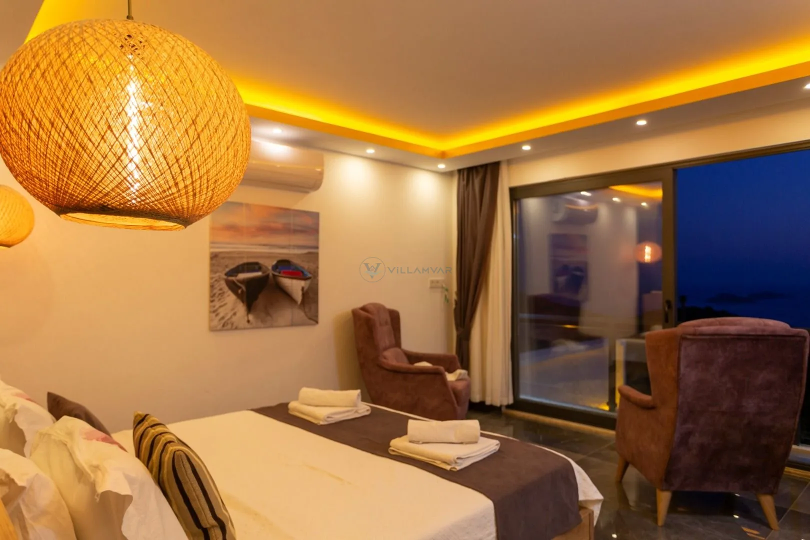 Villa Gold Moon