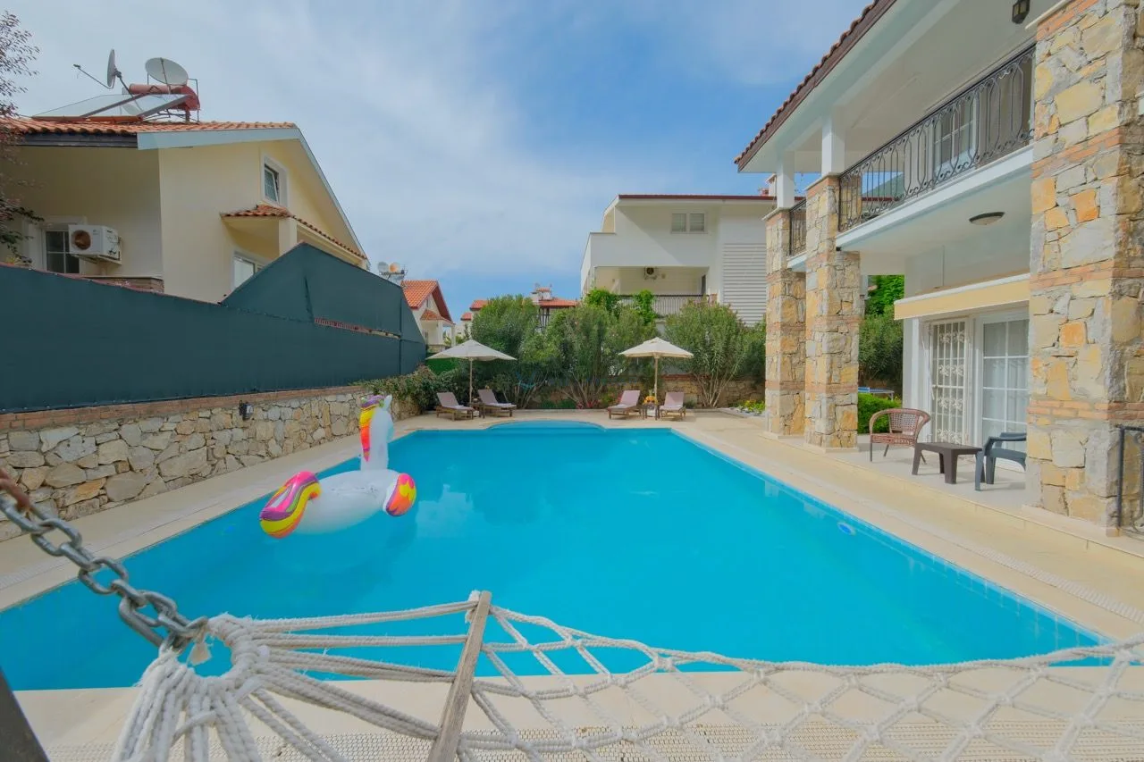 Villa Gün Rengi