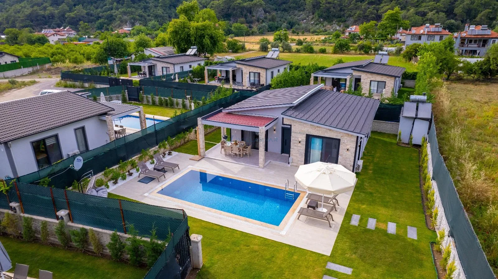 Villa Eliz İnlice