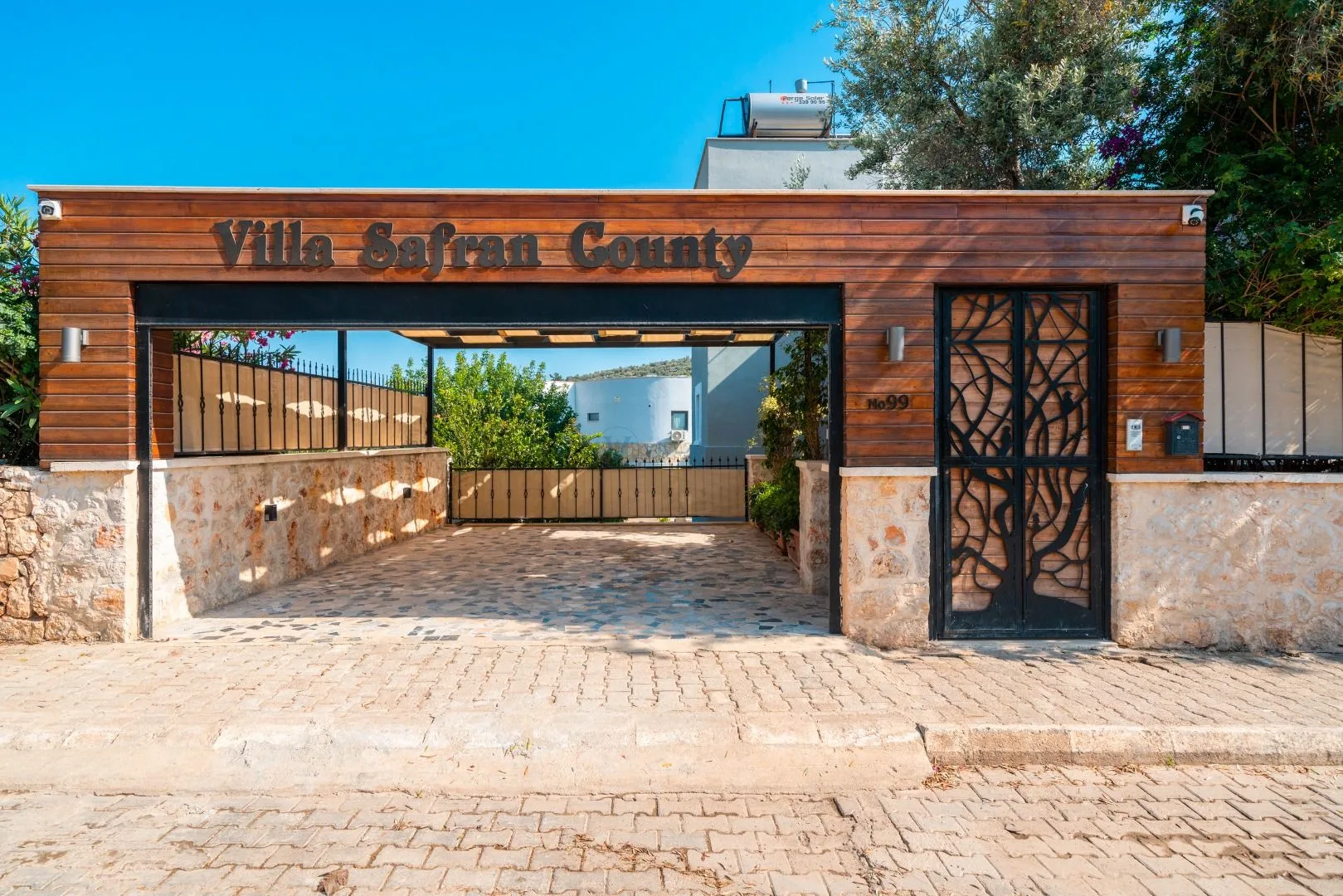 Villa Safrani