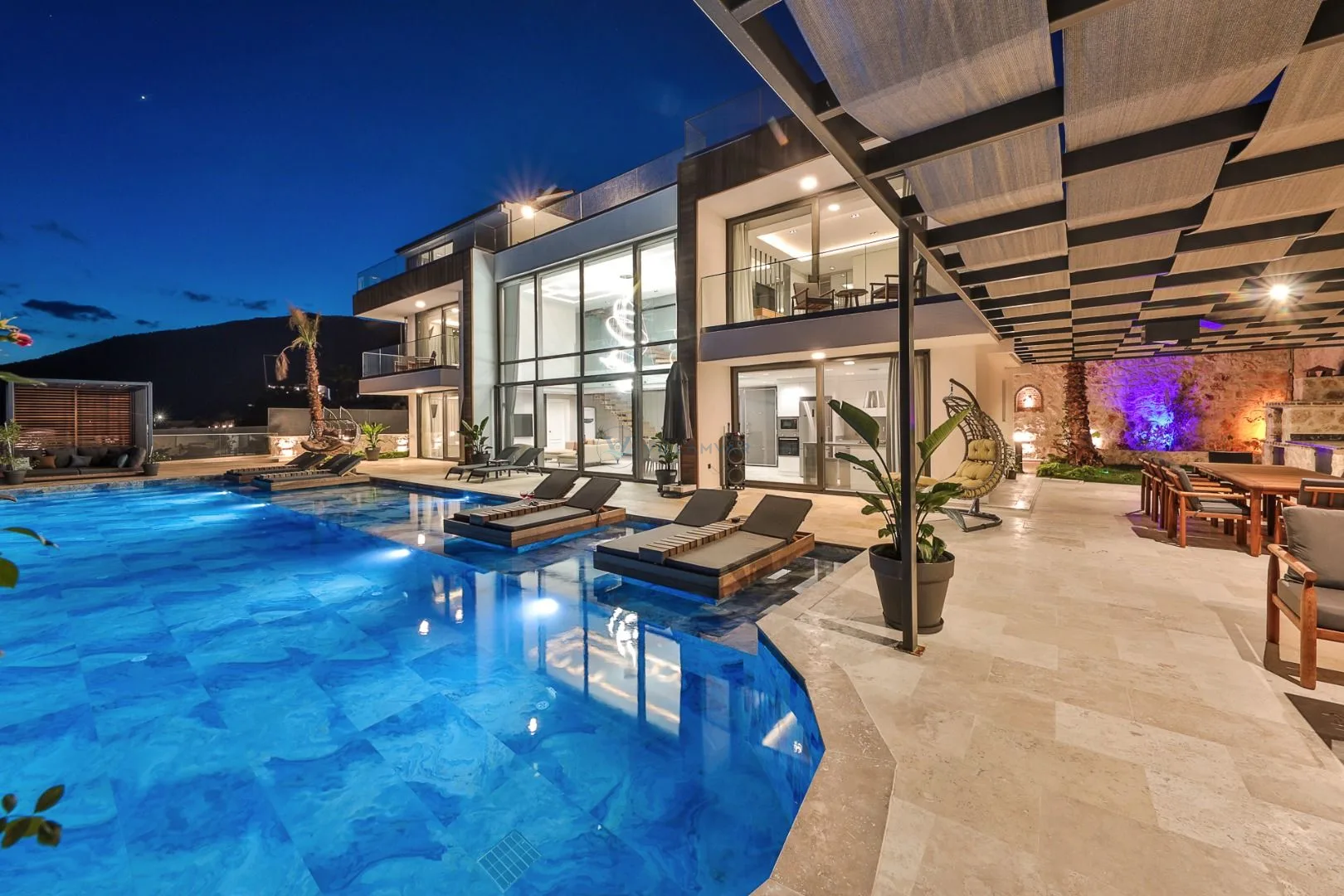 Villa Royal Life