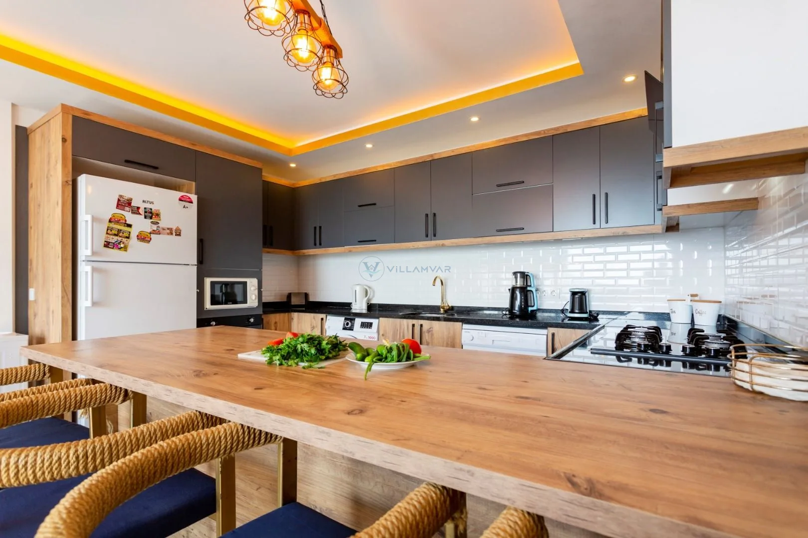 Villa Gold Moon