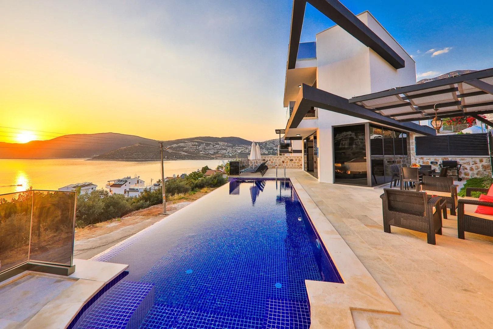 Villa Loca Kışla