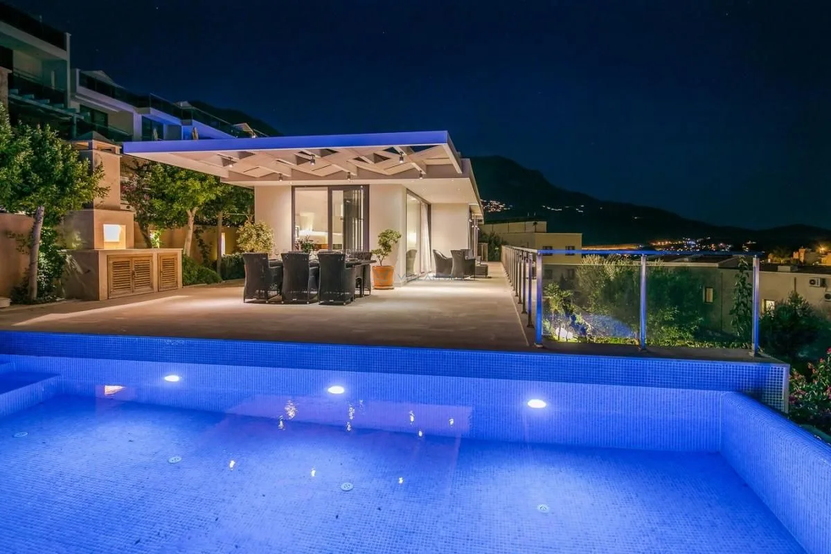 Azure Luxury Villas