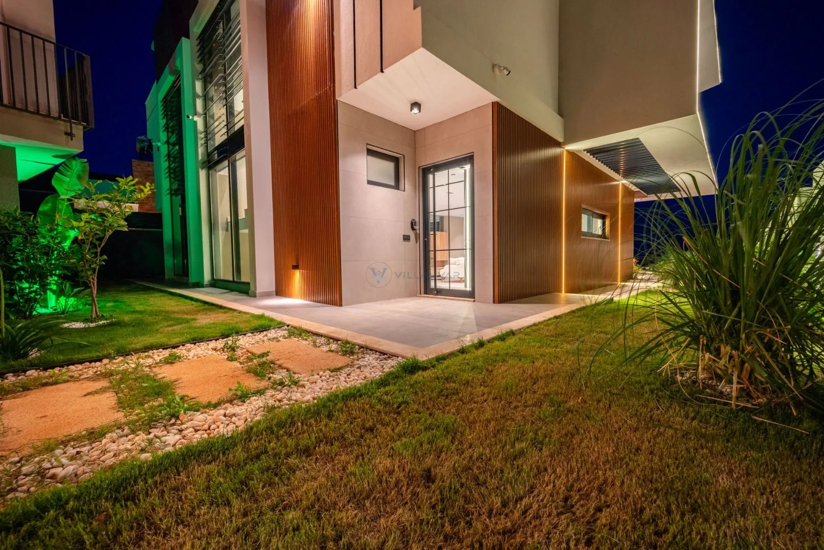 Villa Aura D