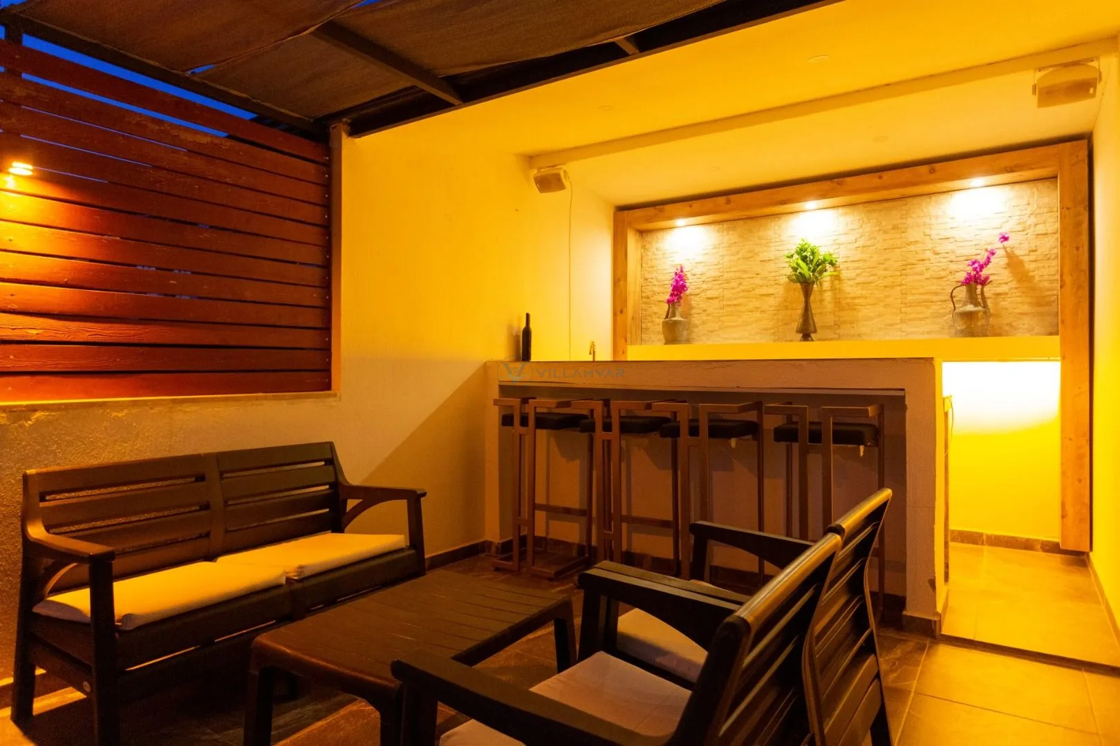 Villa Gold Moon