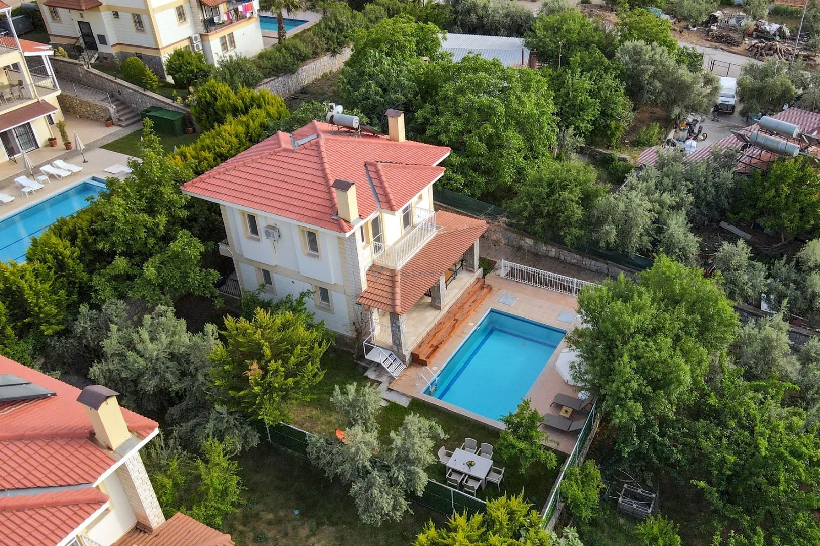 Villa Almond Duo