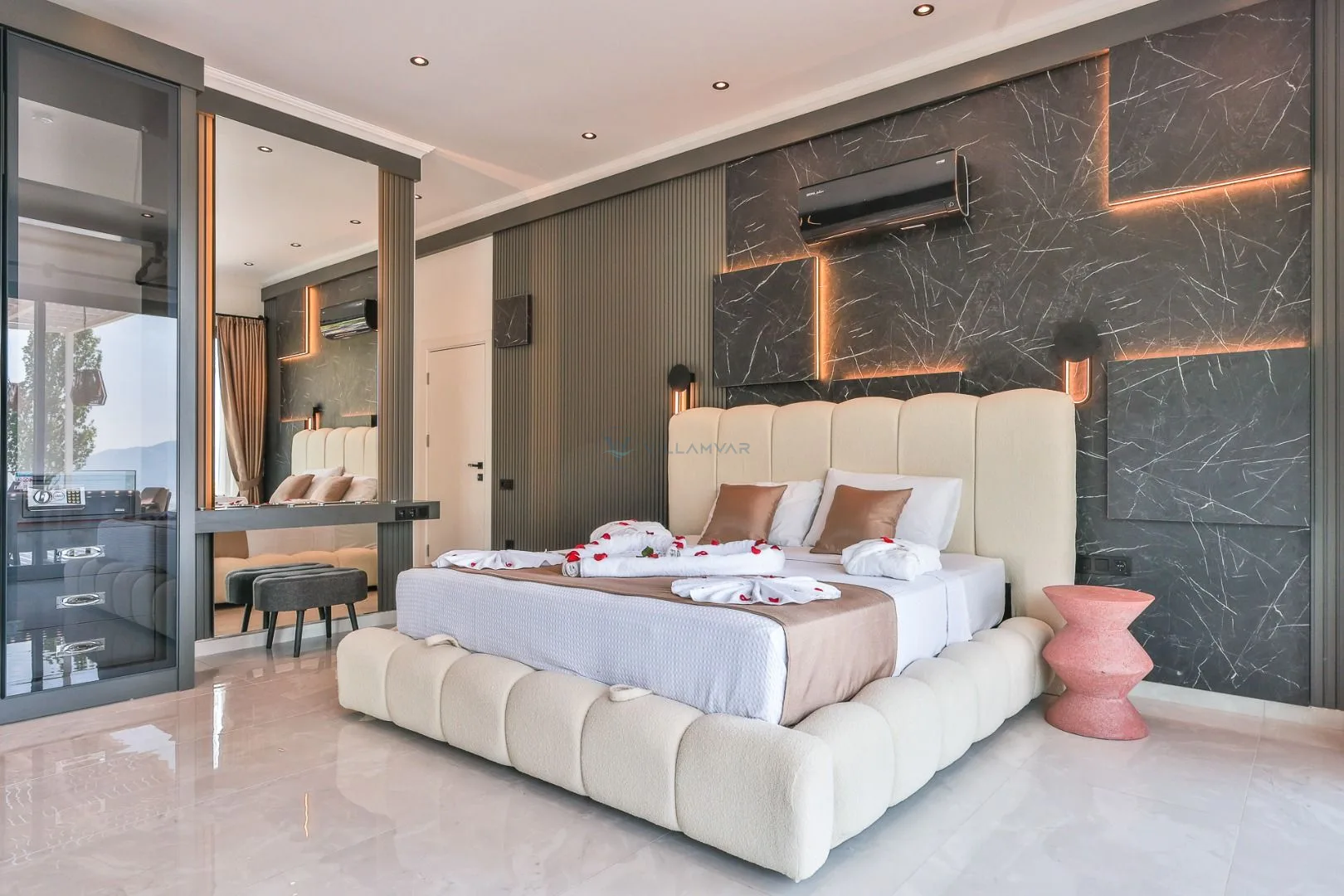 Villa Free