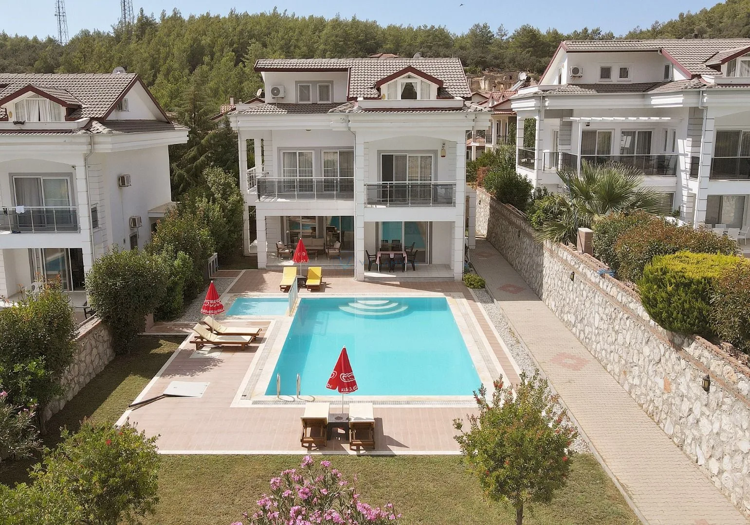 Villa Dera 1