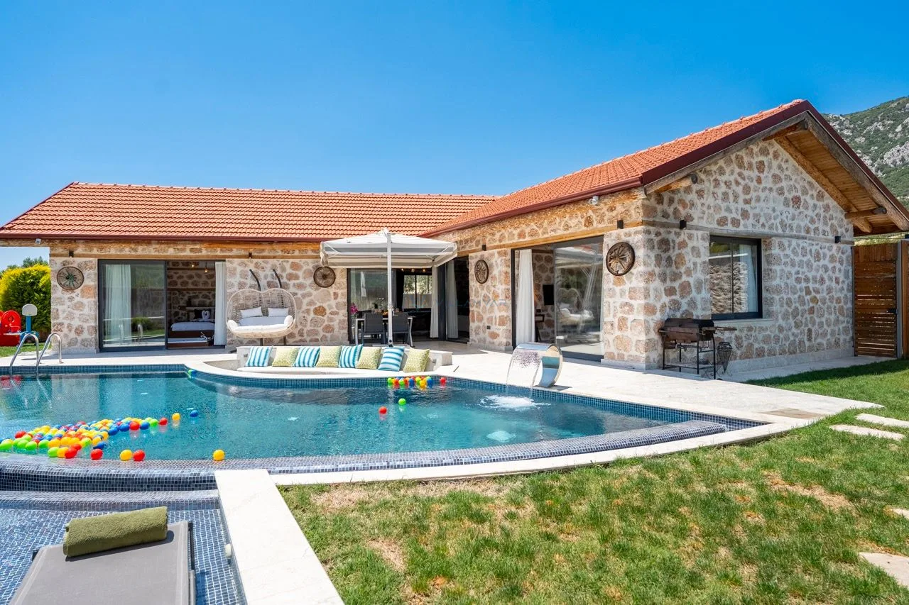 Villa Topçu Stone