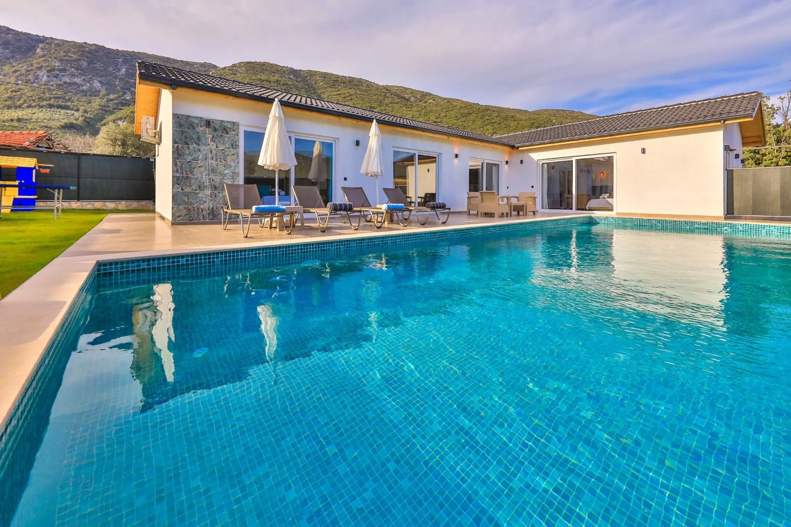Villa Tawny