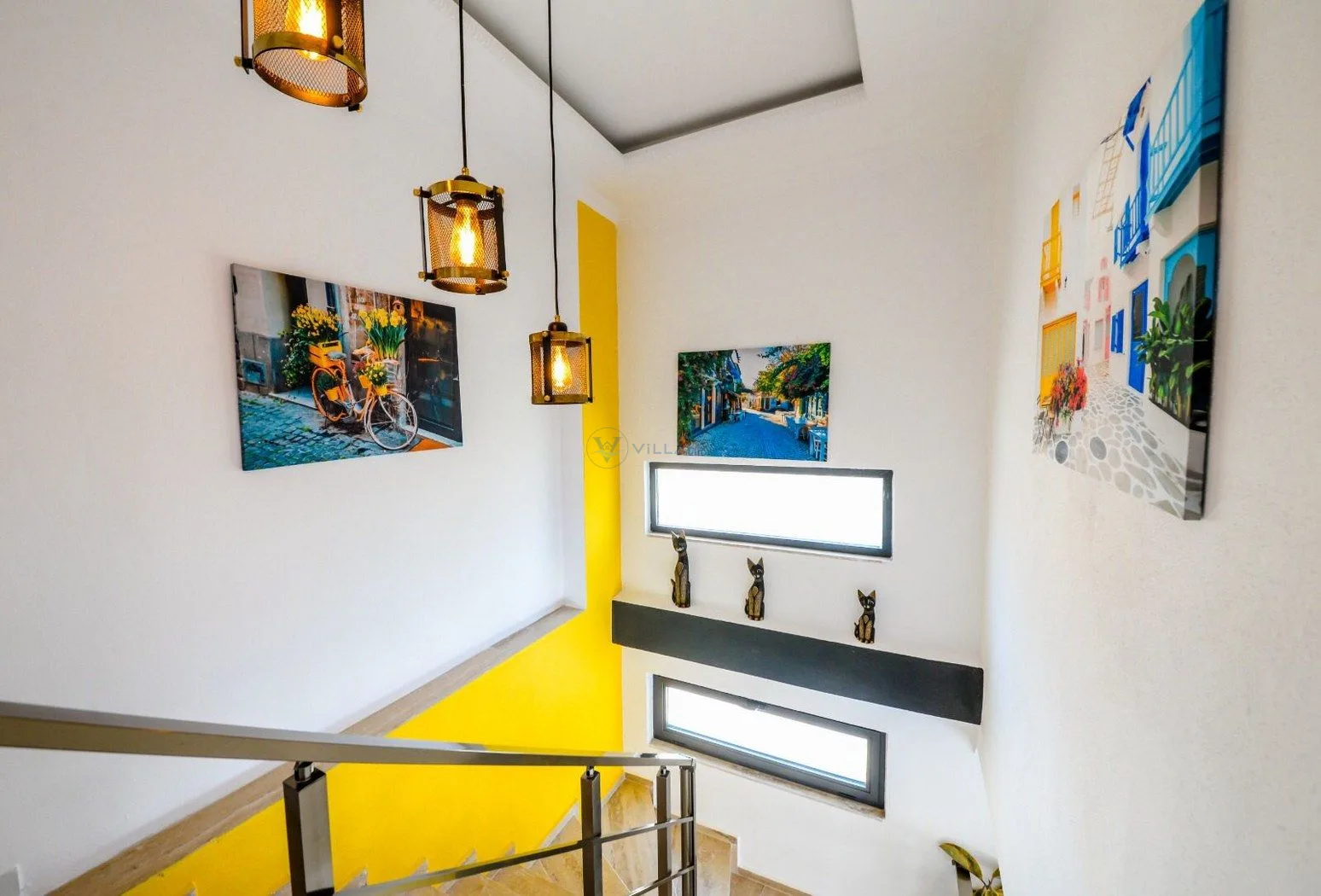 Villa Black Rose