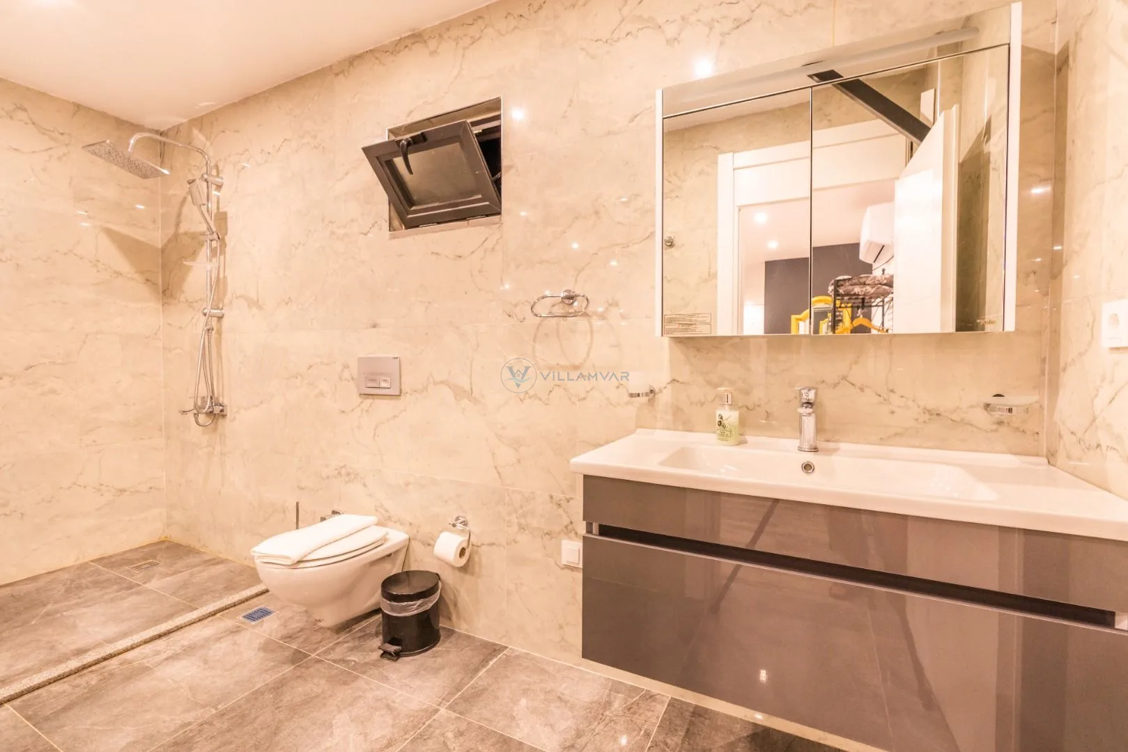 Orion House Sezonu