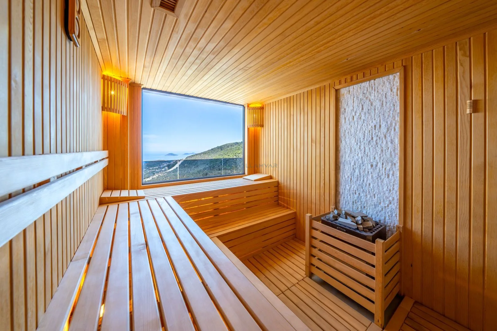 Villa Elit 3 Soldaki