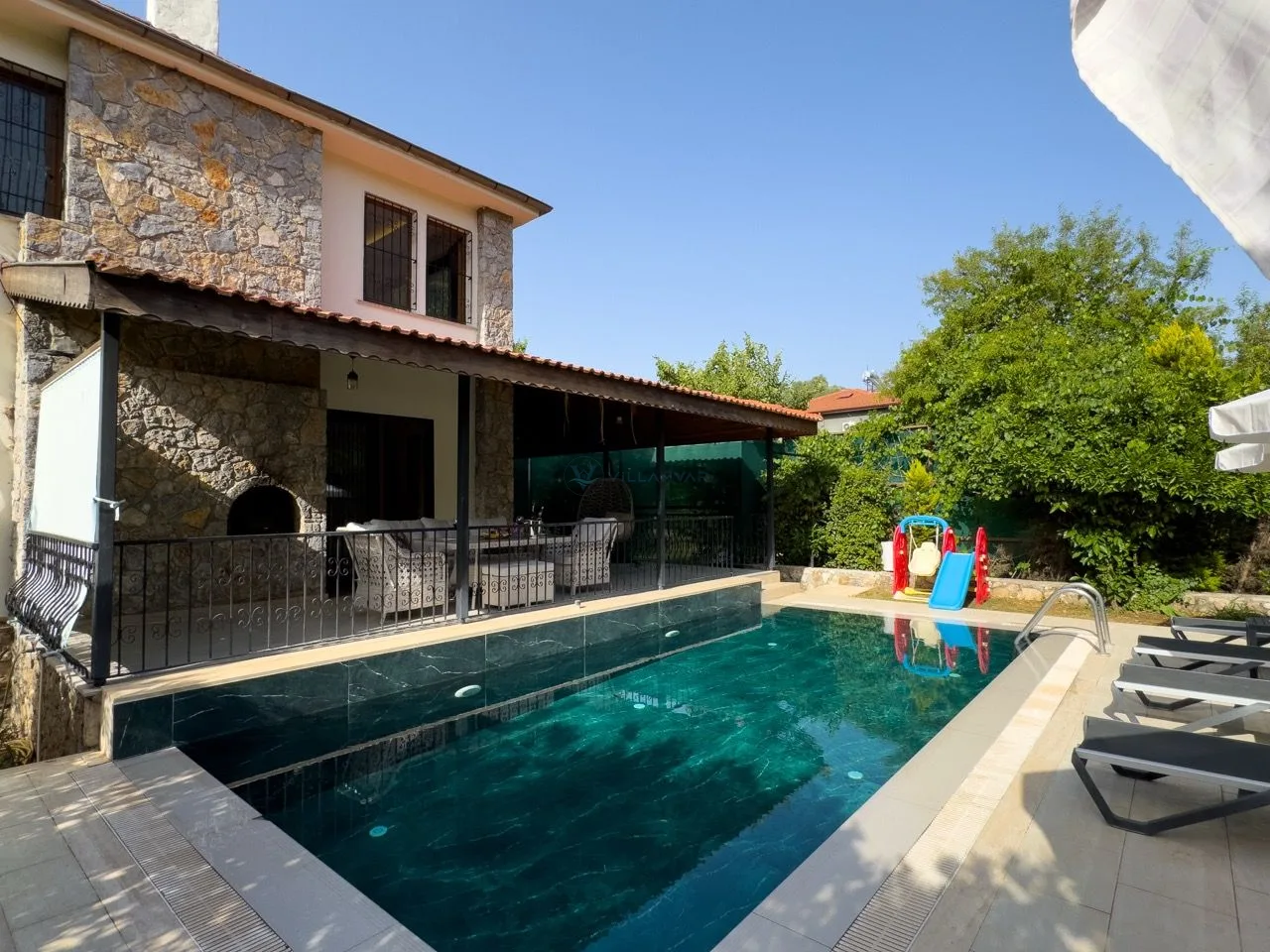Villa Poyelina Duo