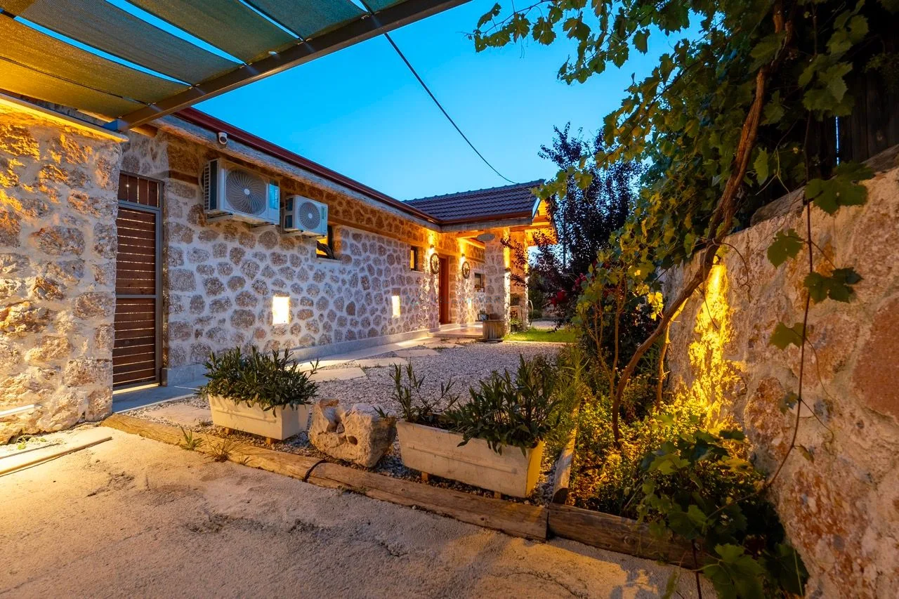 Villa Topçu Stone