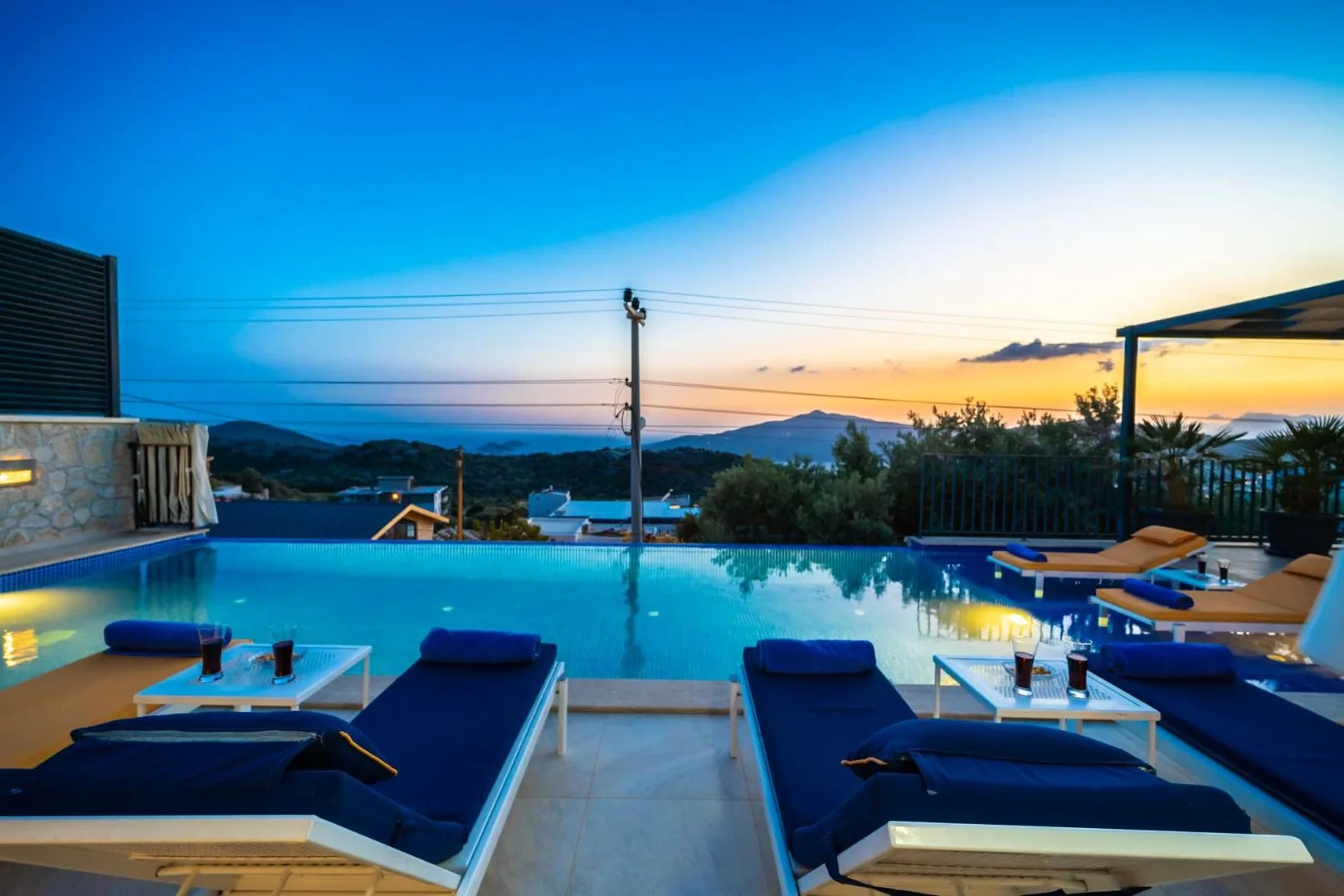 Villa Thera Seis