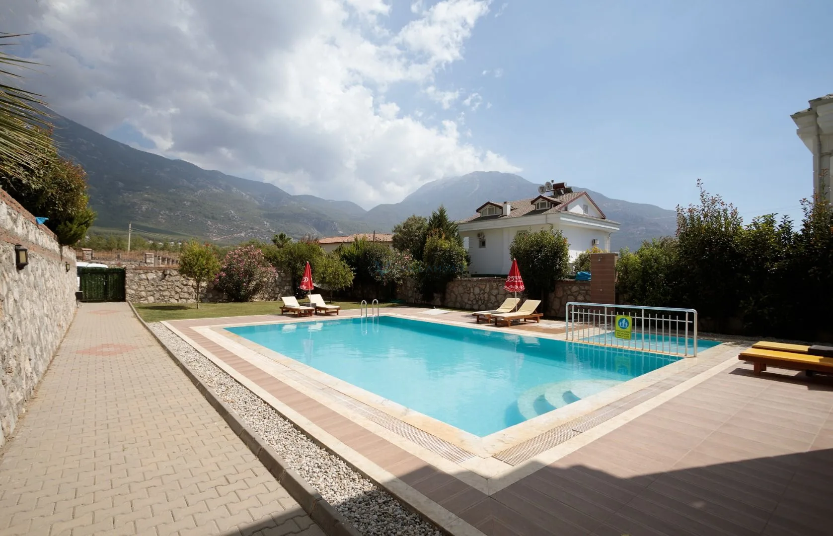 Villa Dera 2