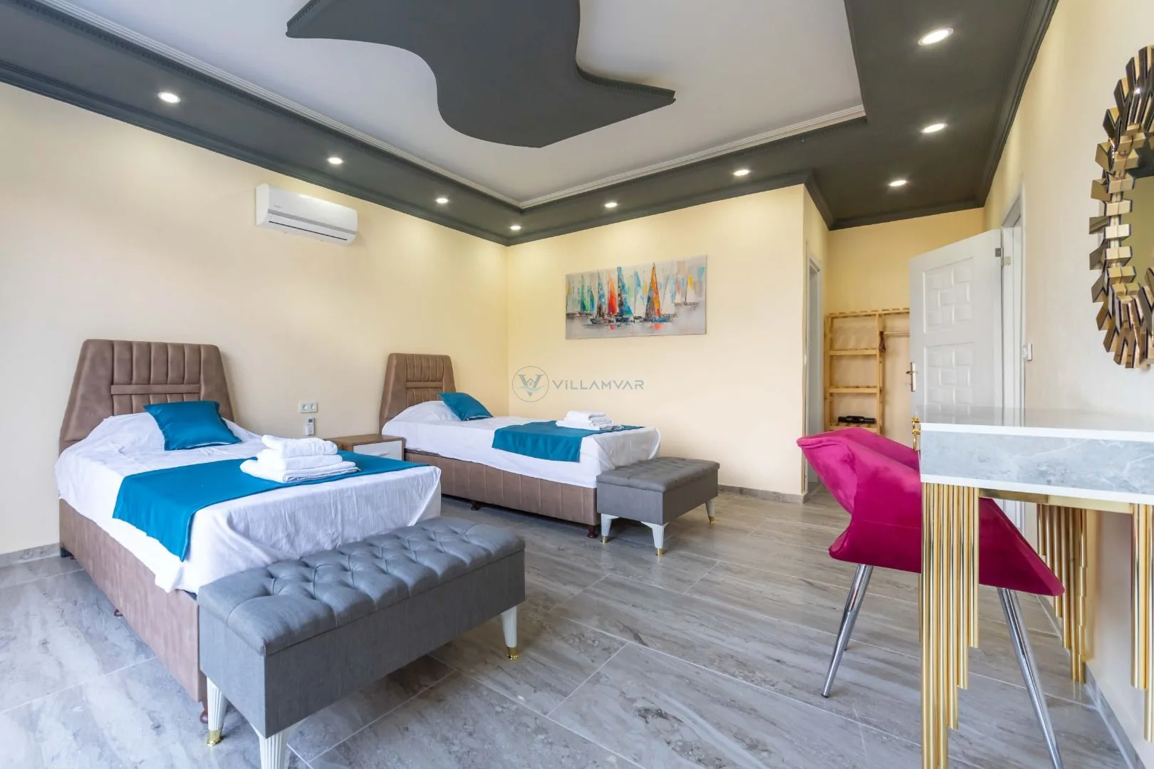 Villa Sarı