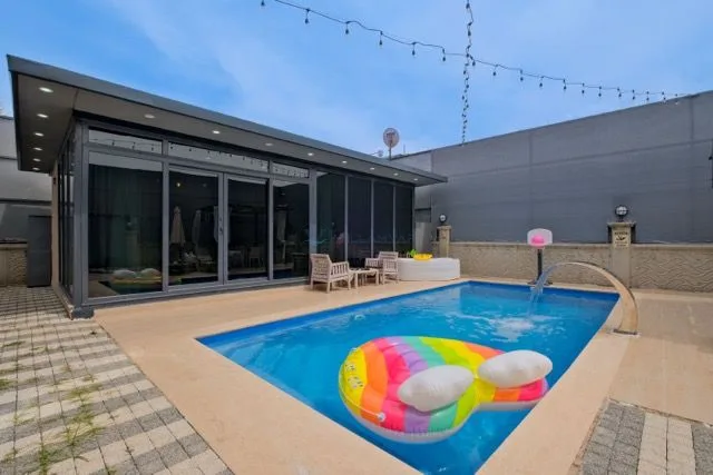 Crystal De-Luxe Villa
