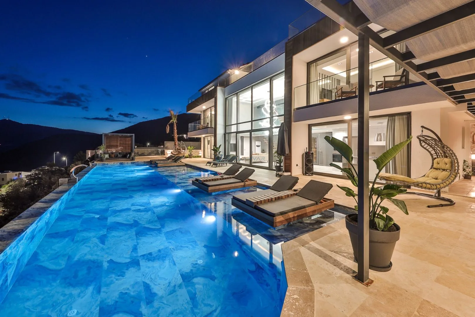 Villa Royal Life