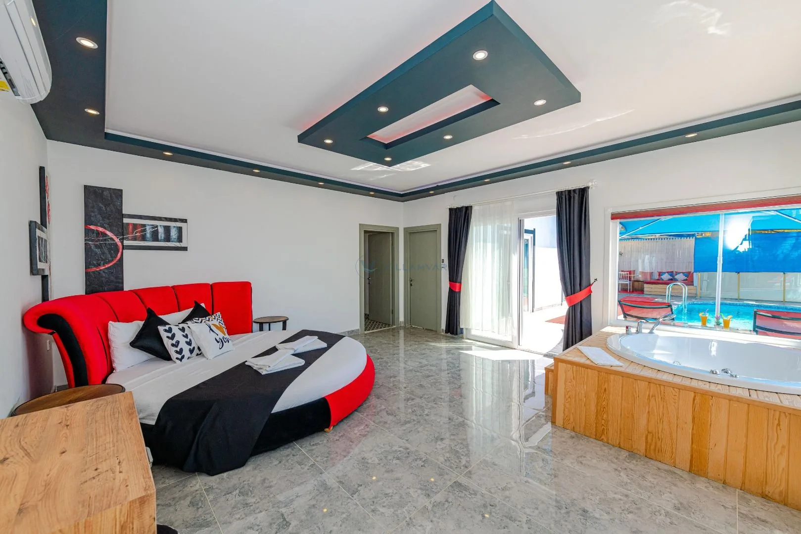 VR Villa Nazo