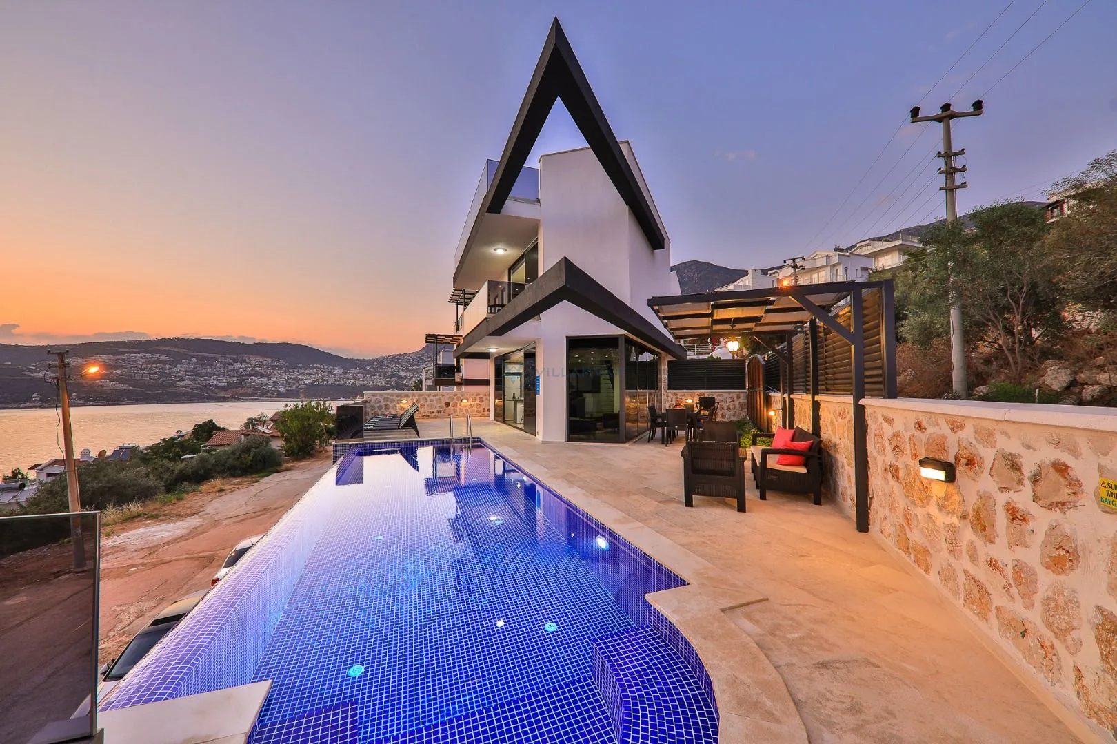 Villa Loca Kışla