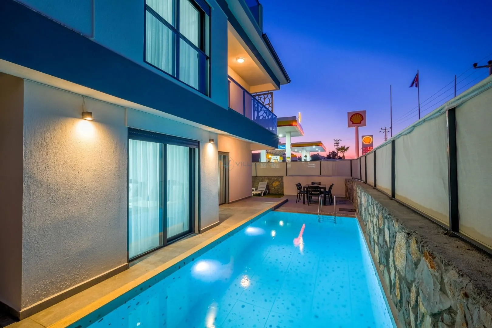 Villa Maske Duo