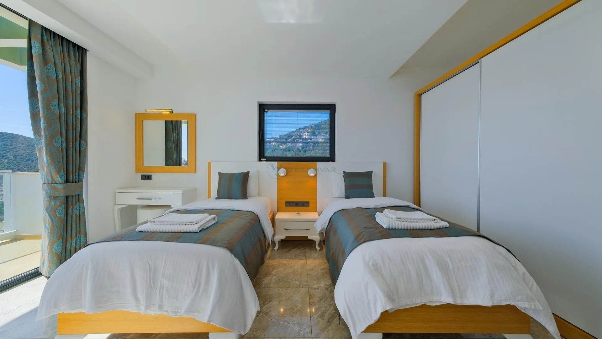 Villa Topic
