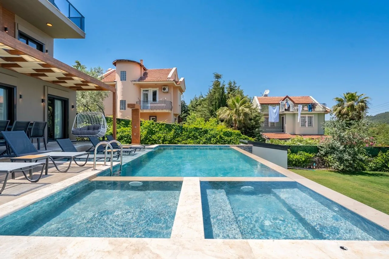 Villa Ay Luxe