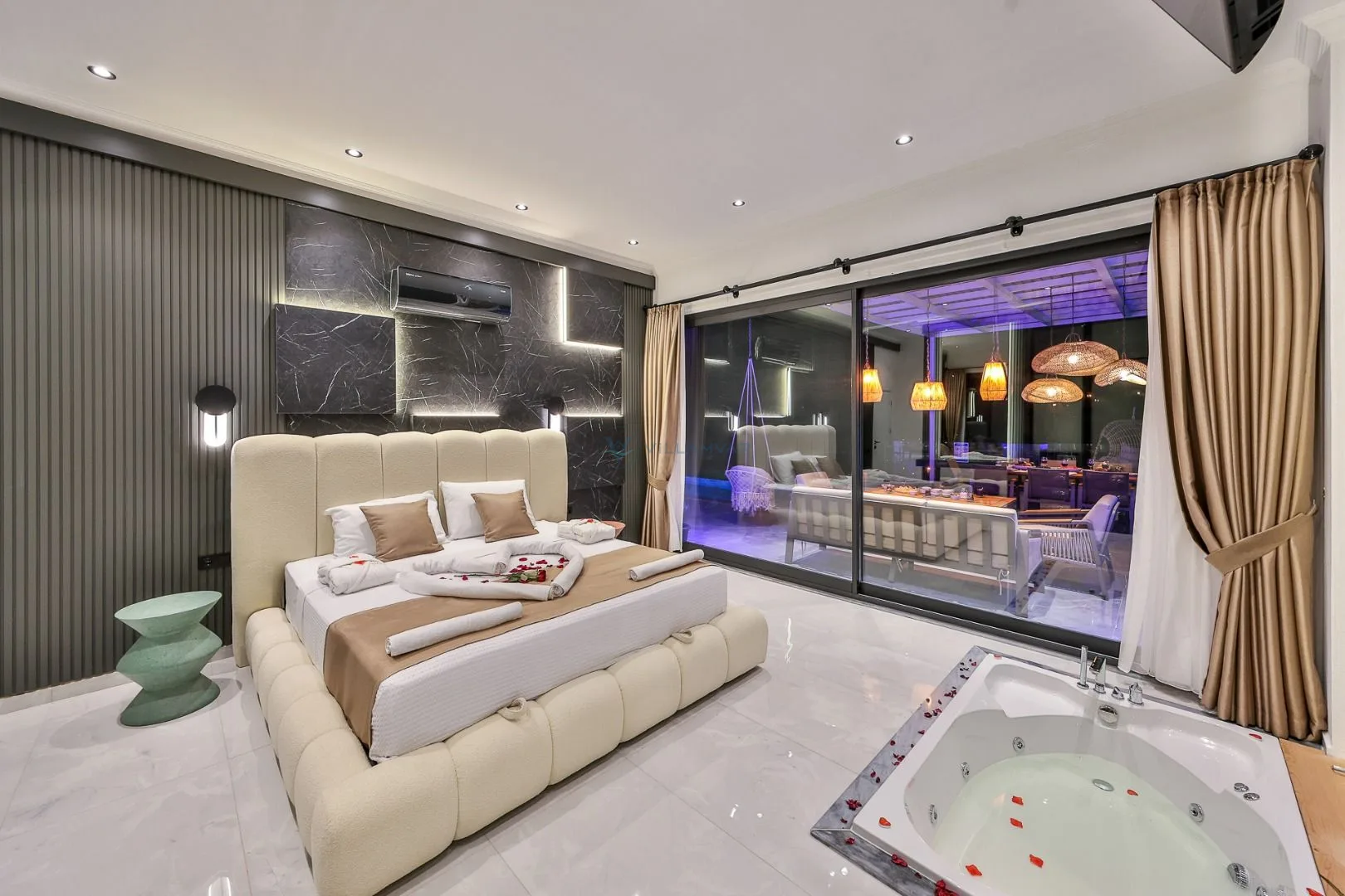 Villa Free