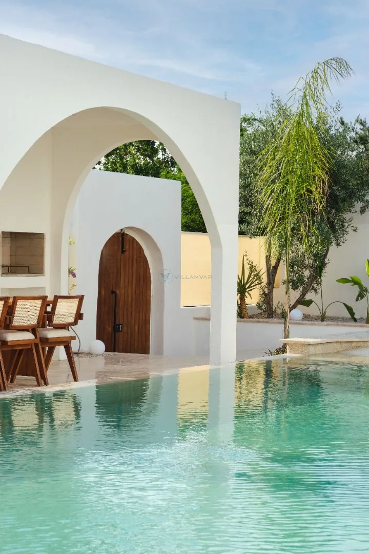 Villa Neonix