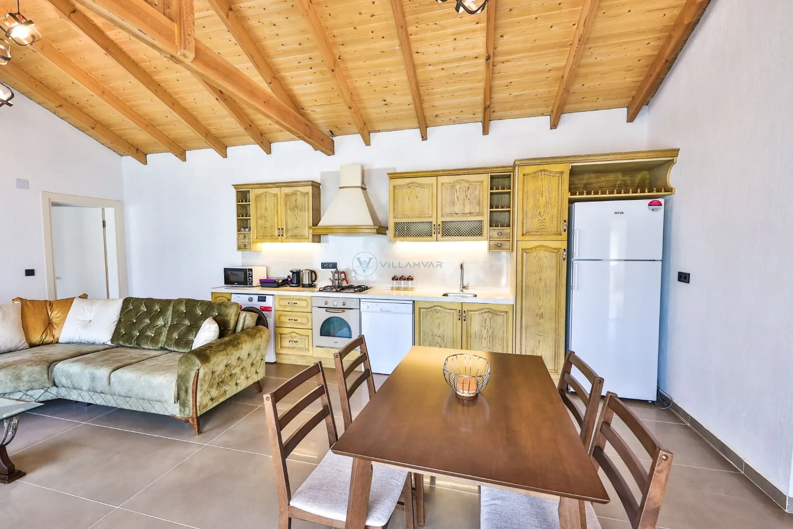 Villa Tawny
