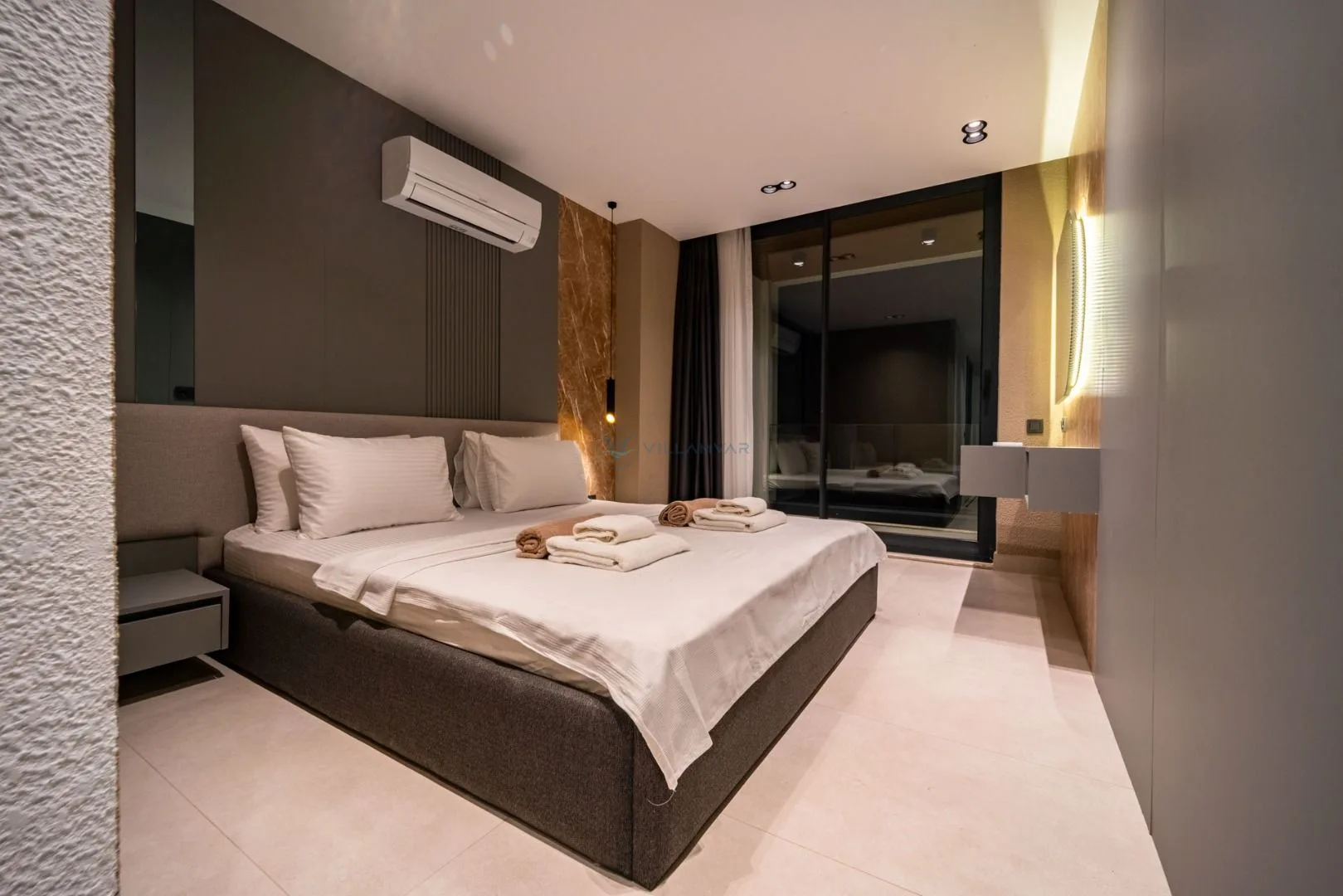 Villa Aura D