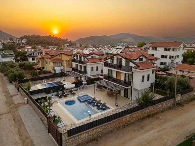 Villa Fullmoon